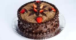 Bolo Floresta Negra com Morango